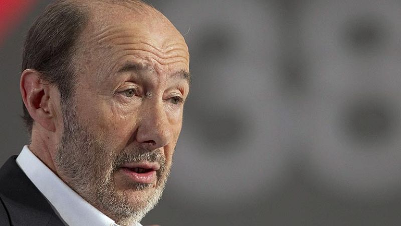 Rubalcaba promete un "líder fuerte", al que no quebrarán, frente a los que van de "salvadores"