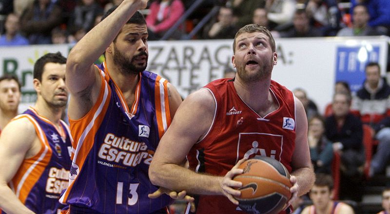 El CAI Zaragoza aprovechó la 'pájara' del Valencia en el último cuarto (71-63)