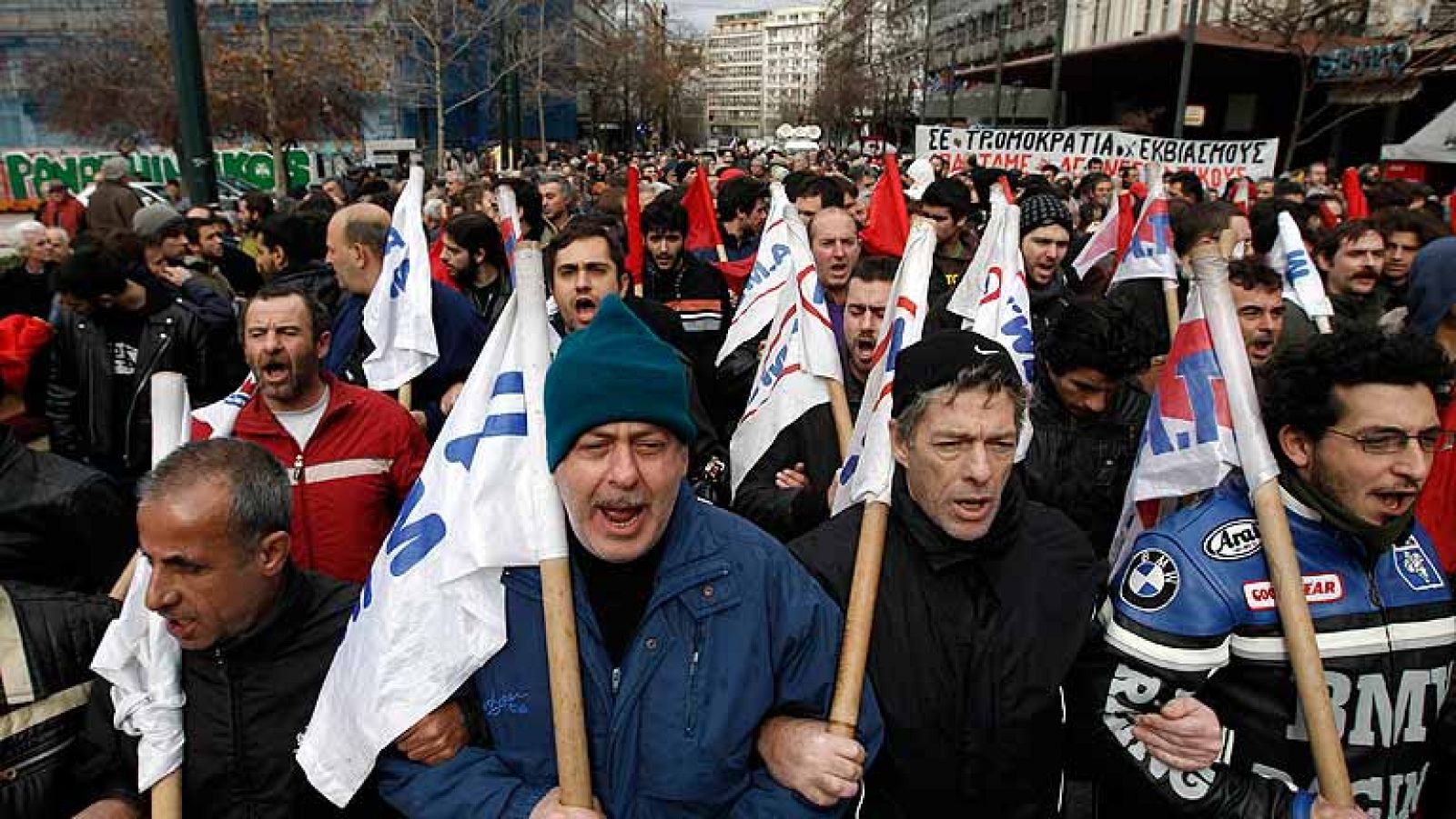 Manifestaciones en Atenas contra los ajustes que exige la 'troika'