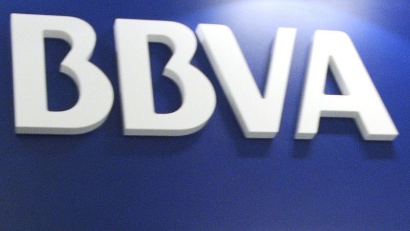 El BBVA prevé una caída de la economía del 1,3% y un paro del 24,4% este año