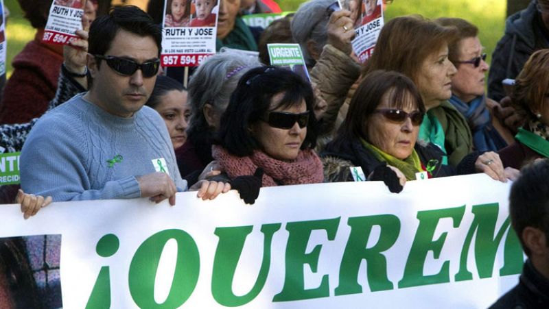 Unas 3.000 personas piden en Huelva el regreso de los niños desaparecidos Ruth y José