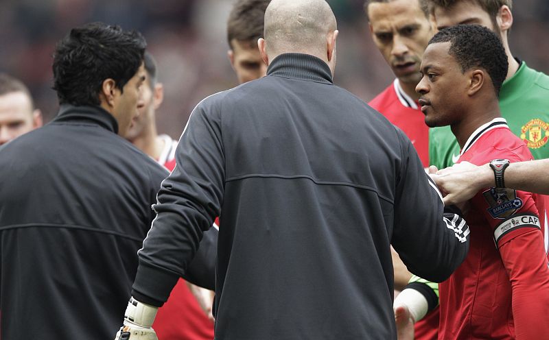 La Federación Inglesa intervendrá en el conflicto entre Suárez y Evra