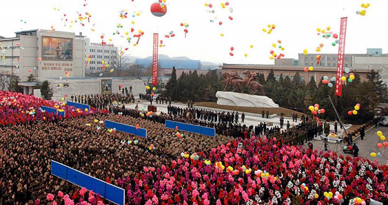 Pyongyang distingue al difunto líder Kim Jong-il con el rango de 'generalísimo'