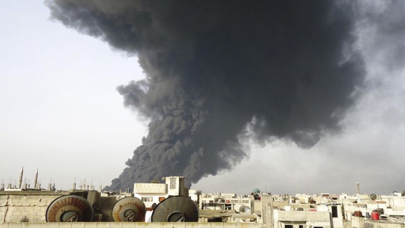 La oposición acusa a la aviación siria de bombardear un oleoducto en Homs