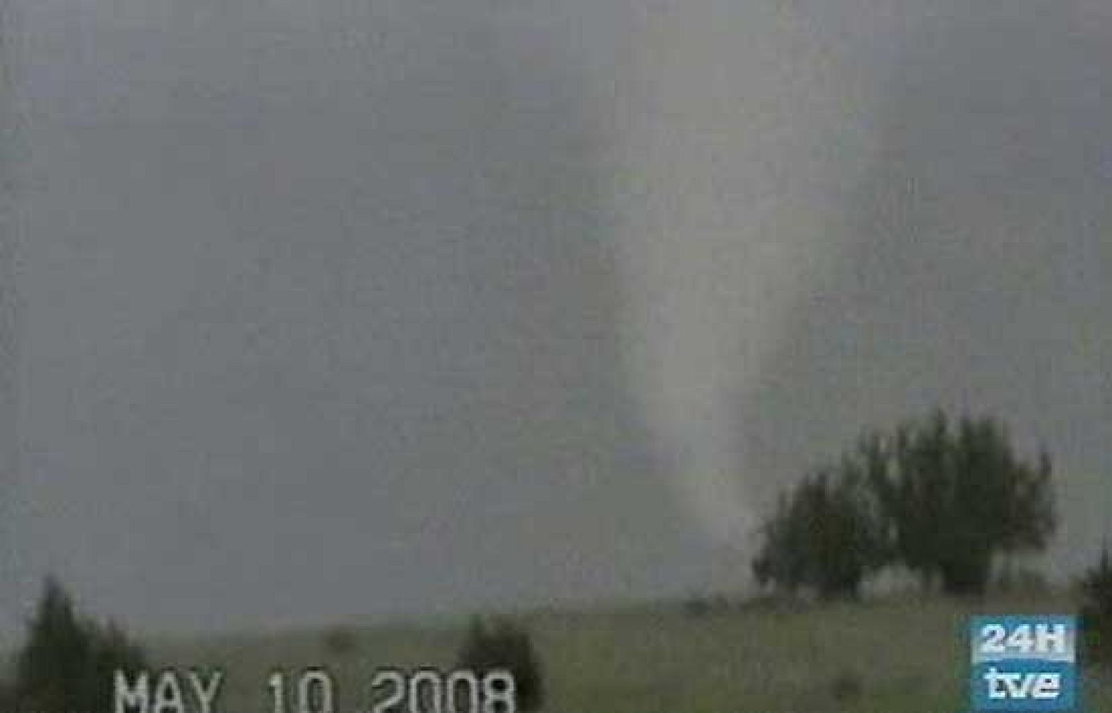 Los tornados dejan al menos 21 muertos en EE.UU.