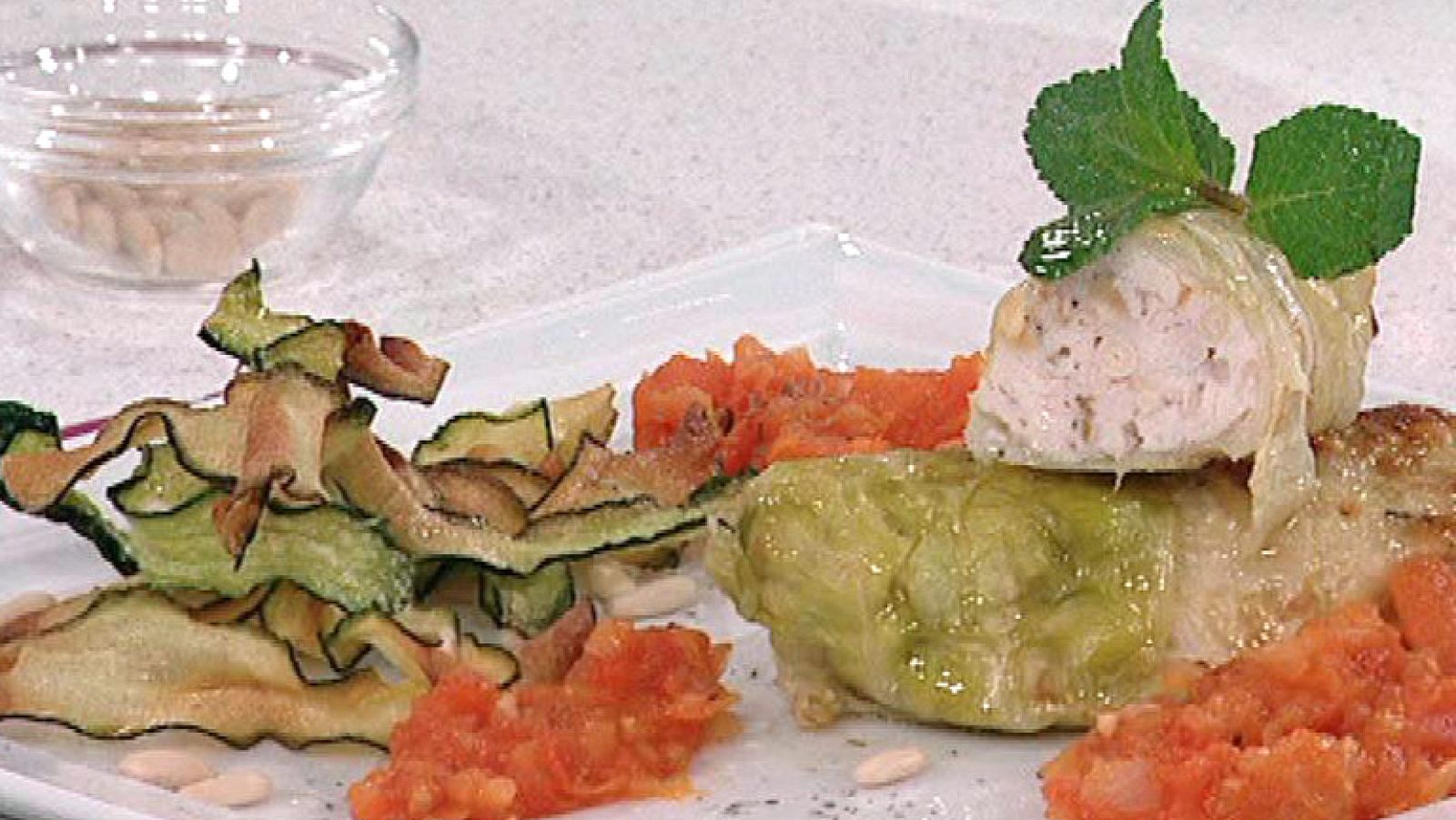 Rollitos de repollo rellenos de pollo y frutos secos (20/02/2012)