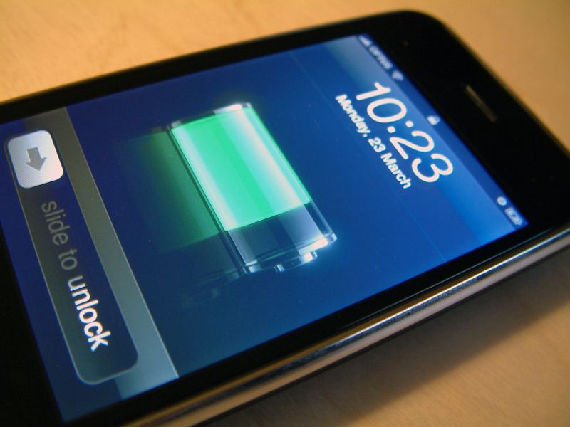 Apple se apunta una victoria sobre Motorola con la patente "deslice para desbloquear"