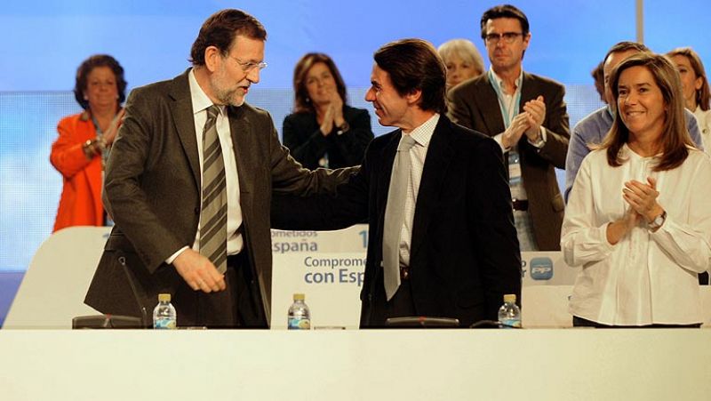 Aznar defiende las reformas 'patrióticas' de Rajoy y recuerda que las mayorías no son un "despiste"