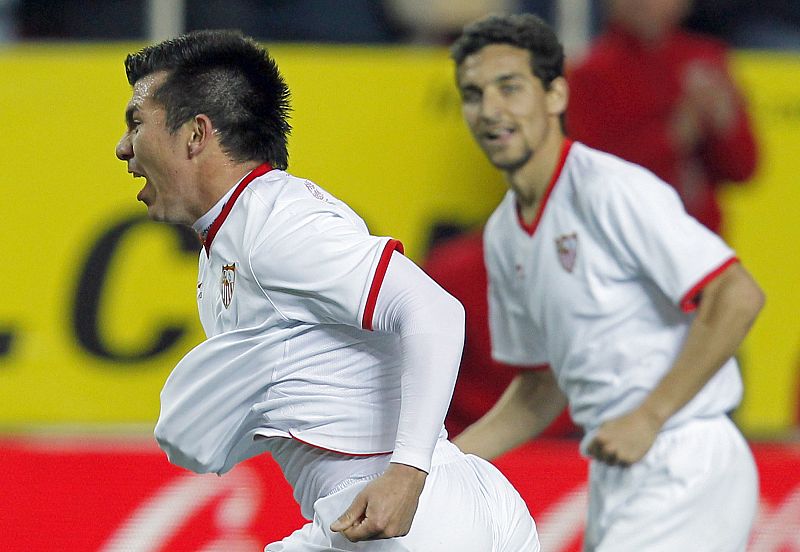 El Sevilla respira hondo con Míchel tras ocho jornadas sin ganar (2-0)