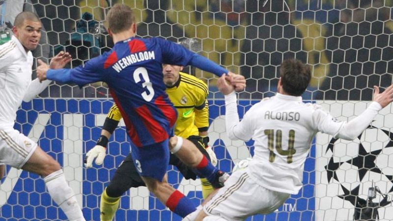 El Real Madrid vuelve a tropezar a balón parado