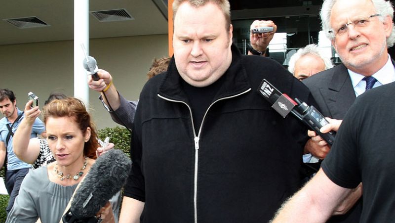 El fundador de Megaupload, libre pero sin internet