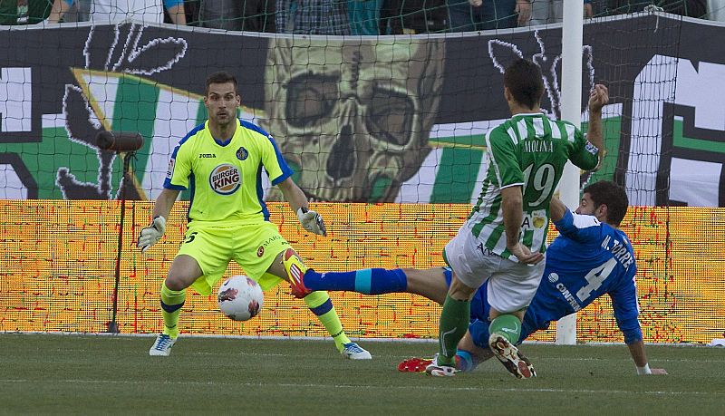 Betis y Getafe firman tablas (1-1) con más emoción que juego