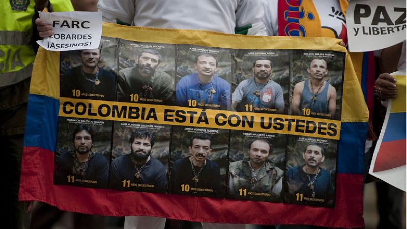 Las FARC anuncian que proscriben la práctica del secuestro y que liberarán a diez rehenes
