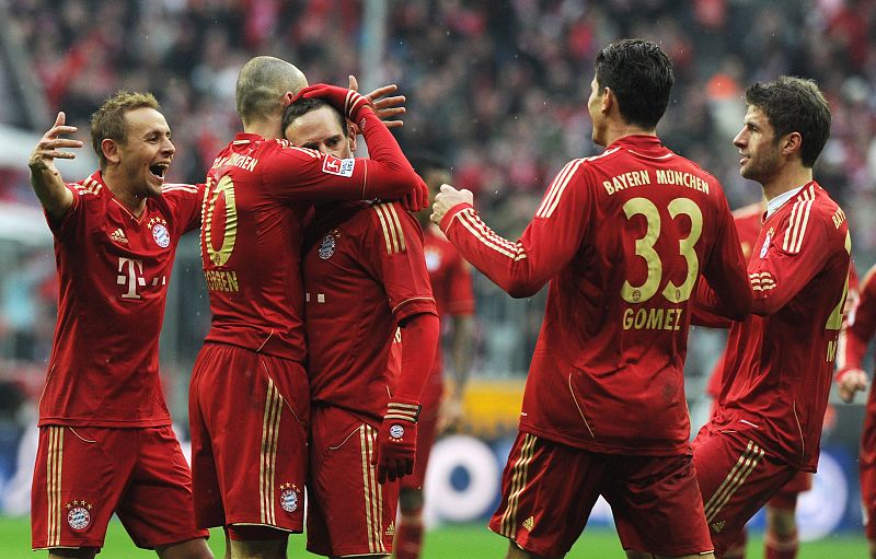 El Bayern de Múnich derrota al Schalke de Raúl en una gran tarde de Ribery