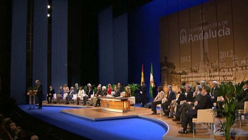 Los sondeos publicados en el día de Andalucía le dan la mayoría absoluta al Partido Popular