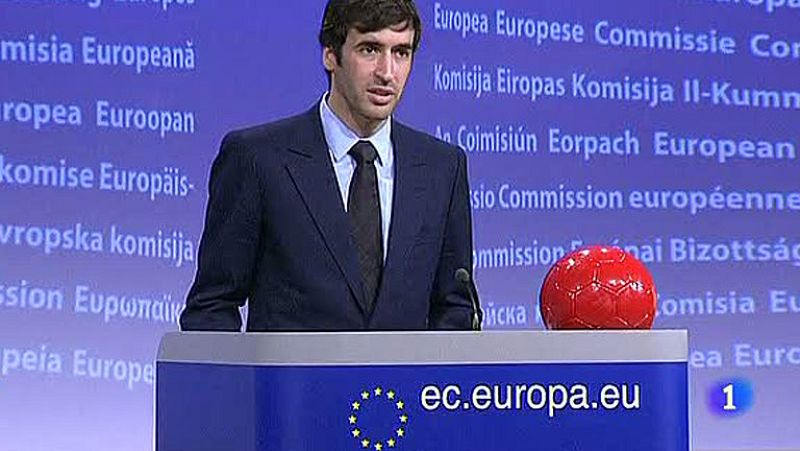 Raúl: "Espero y deseo que el Real Madrid consiga la Liga y que pelee por la Champions"