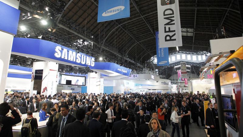 Telefónica defiende que las operadoras dejen de 'regalar' los móviles