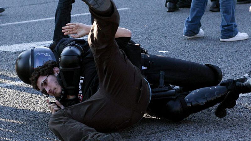 Al menos 12 detenidos y 12 heridos en la manifestación de estudiantes en Barcelona