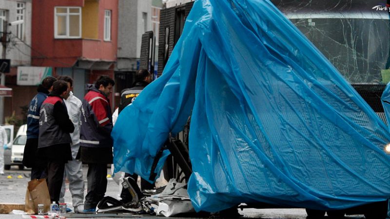 Diez heridos en Estambul en un atentado con bomba contra la Policía