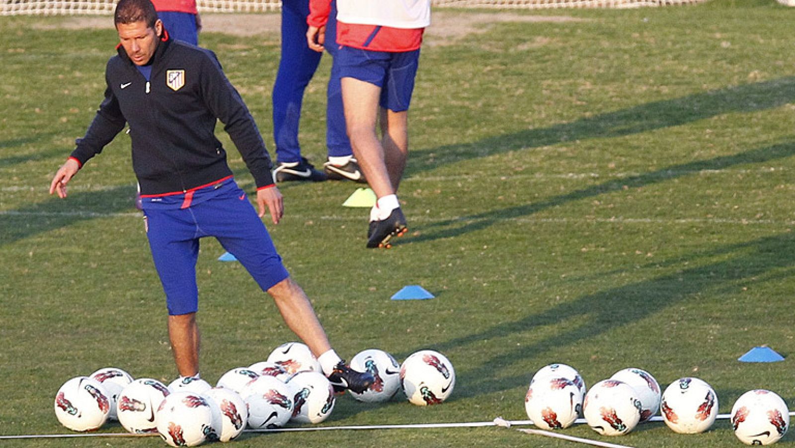 Atlético de Madrid y Sevilla protagonizan uno de los partidos más destacados de la jornada, con dos equipos en alza que buscan un hueco en la zona Champions.