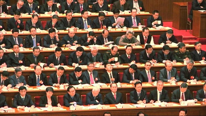 China celebra dos congresos en busca de paliar la incertidumbre económica