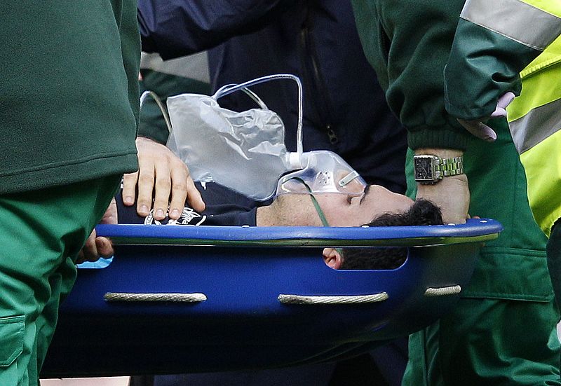 Susto de Arteta en Anfield tras ser retirado en camilla y con oxígeno