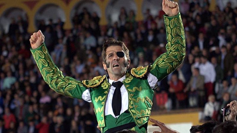 Emotiva y clamorosa tarde de Padilla en su reaparición en Olivenza