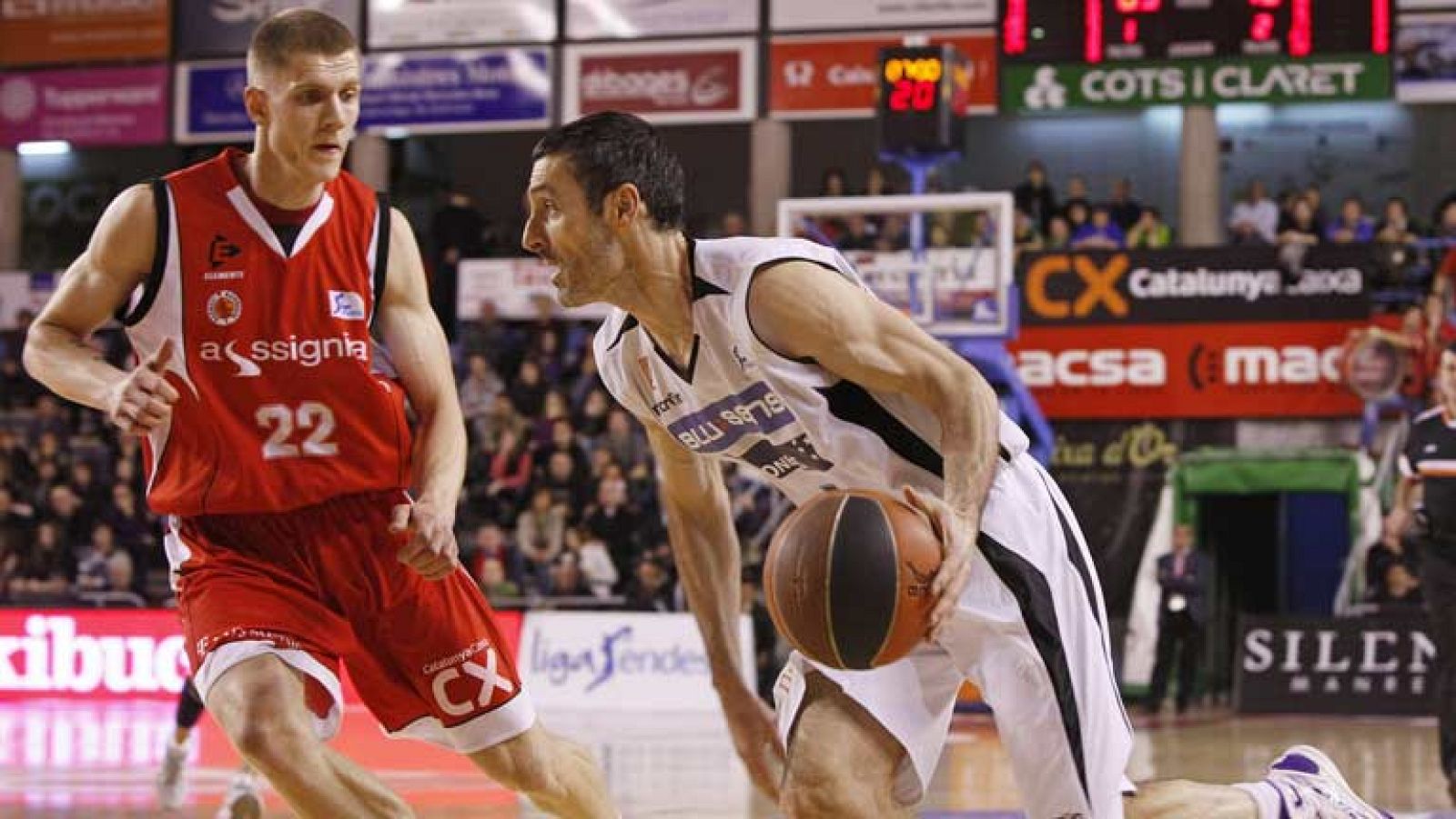 El Assignia Manresa sigue imparable en esta segunda vuelta de la liga regular, tras vencer este martes al Blusens Monbus (86-77). Con este triunfo los de Jaume Ponsarnau rozan los puestos que dan acceso al Playoff por el título.