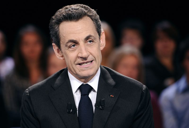 Sarkozy promete reducir a la mitad el número de inmigrantes en Francia porque 'hay demasiados'