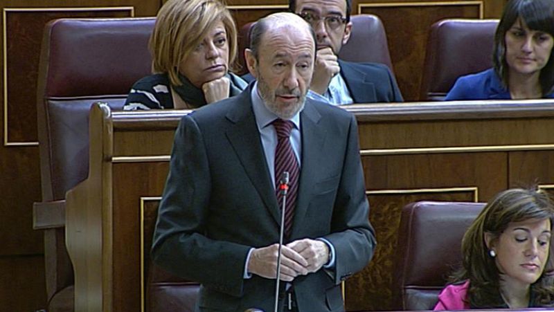 Rajoy a Rubalcaba: "Ve bien la reforma laboral sin acuerdo si la hacen ustedes y mal si la hago yo"