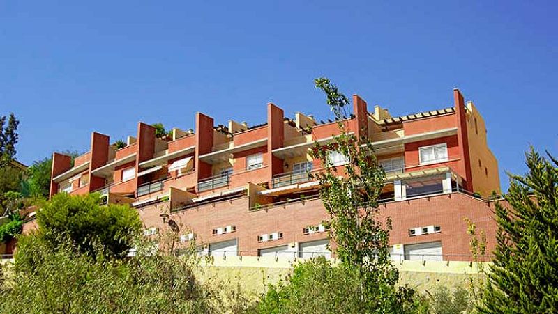 La venta de viviendas cierra 2011 con una caída del 29,3% respecto al año anterior, según Fomento