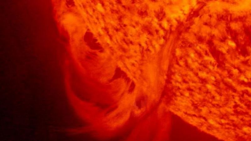 La tormenta solar llega debilitada a la Tierra pero su impacto puede prolongarse