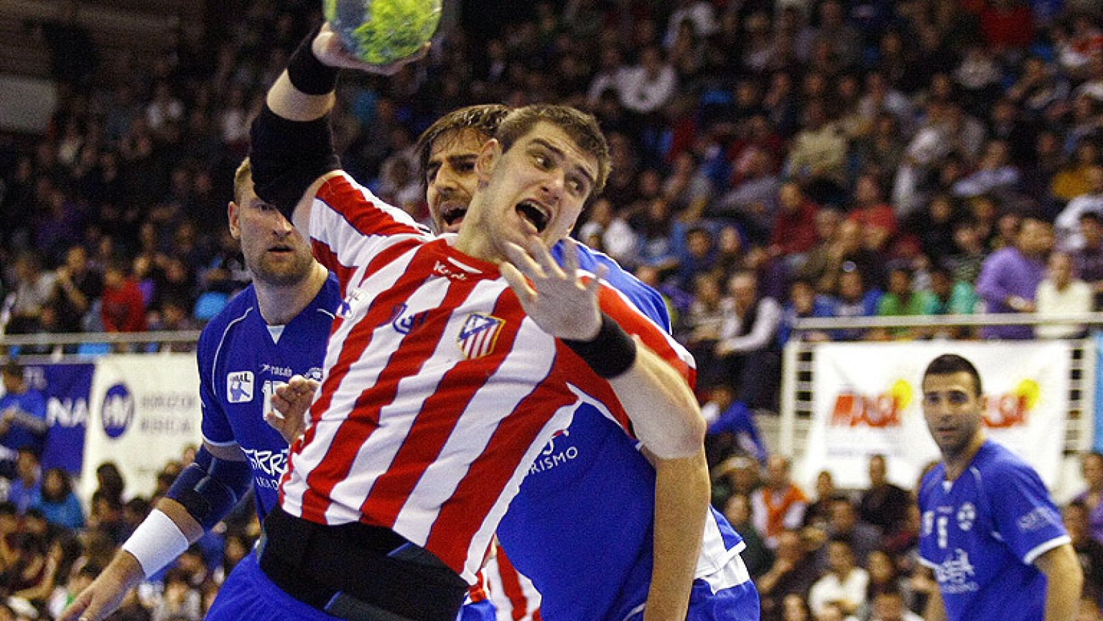El BM Atlético cumple y jugará la final de Copa