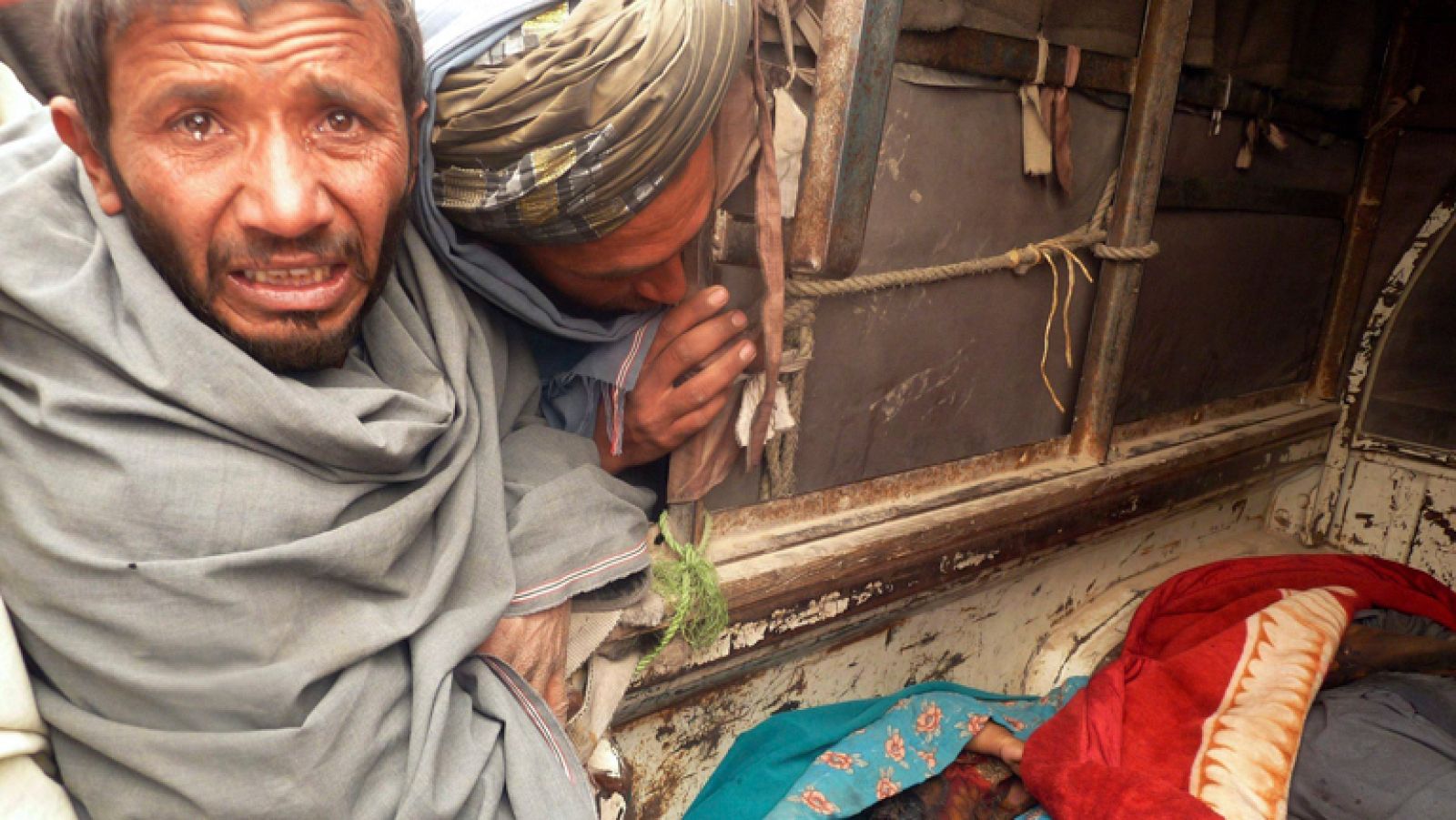 Obama se compromete a esclarecer la muerte de los 16 civiles en Kandahar