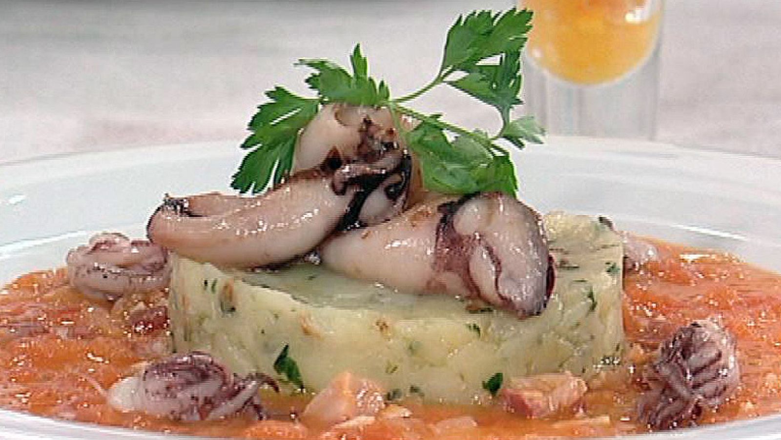 Saber cocinar - Chipirones en salsa marinera con patatas a lo pobre (15/03/12)