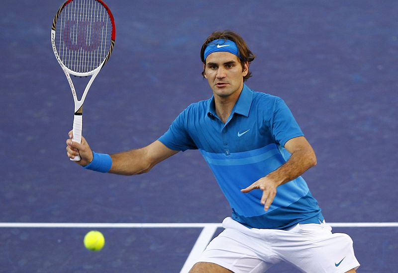 Federer llega a los cuartos de Indian Wells tras sufrir frente al brasileño Thomaz Bellucci