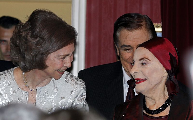 Alicia Alonso homenajeada por sus alumnos en una gala presidida por la Reina