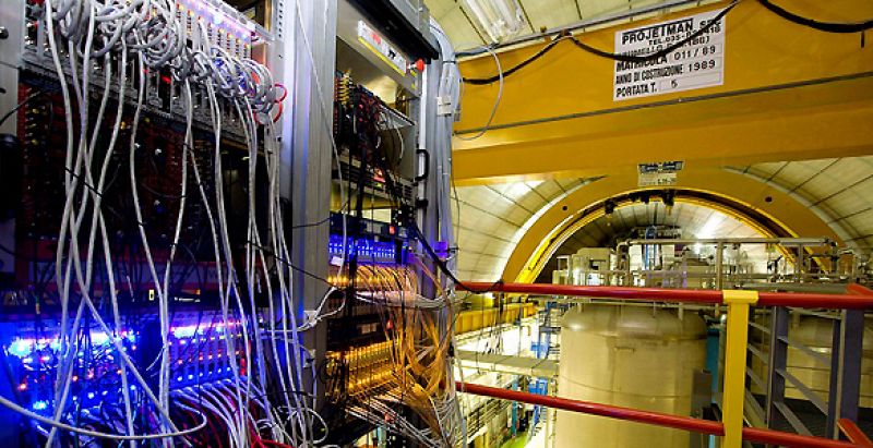 Un experimento del CERN corrobora que los neutrinos no viajan más rápido que la luz