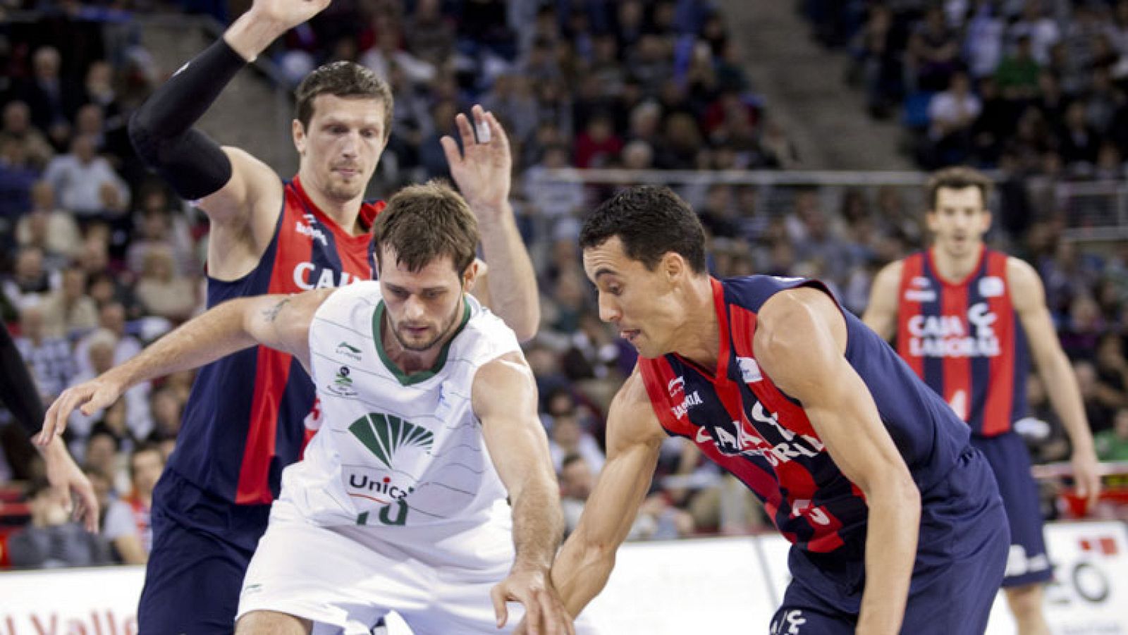 Caja Laboral 90-68 Unicaja