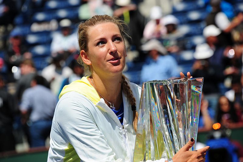 Azarenka, campeona en Indian Wells con una exhibición frente a Sharapova