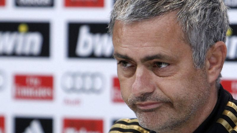 Mourinho: "No critico al árbitro, pero se ha equivocado en dos penaltis"