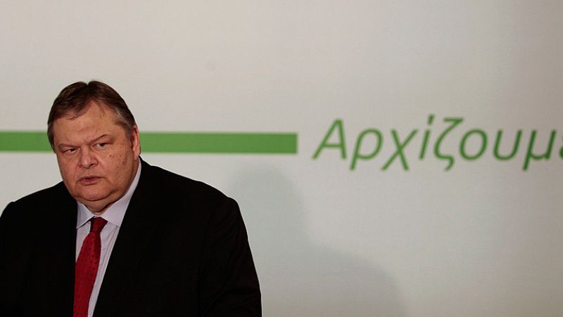 Evangelos Venizelos, nuevo líder del PASOK, dimite como ministro de Finanzas de Grecia