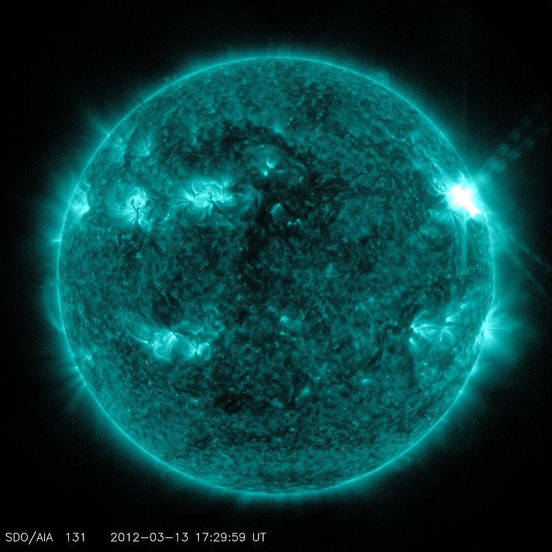 Las potentes llamaradas solares de la mancha 1429 vuelven a apuntar a la Tierra