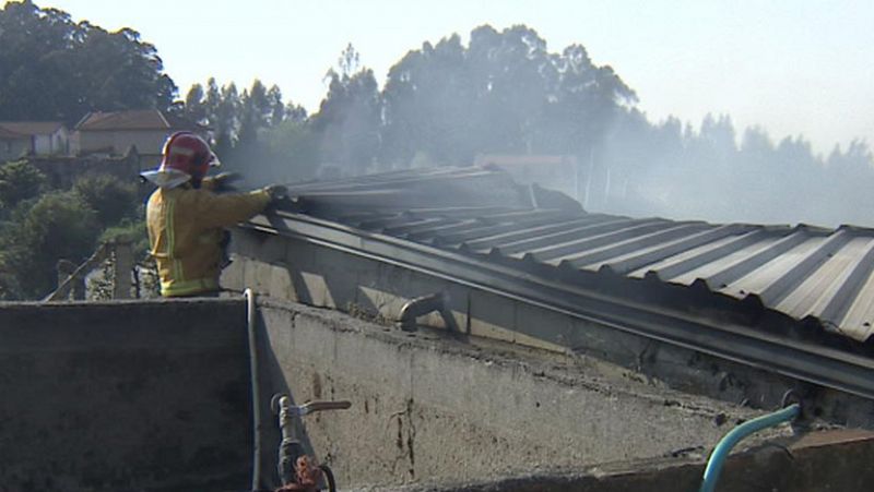 Un muerto y siete heridos en el incendio de una fábrica en Pontevedra