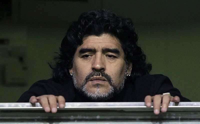 Maradona viajará a Italia para resolver sus problemas con el fisco