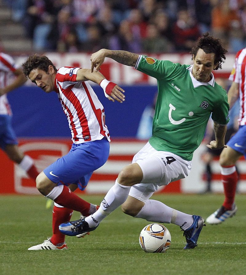 Salvio da esperanzas al Atlético de Madrid que se topa con el oficio del Hannover (2-1)