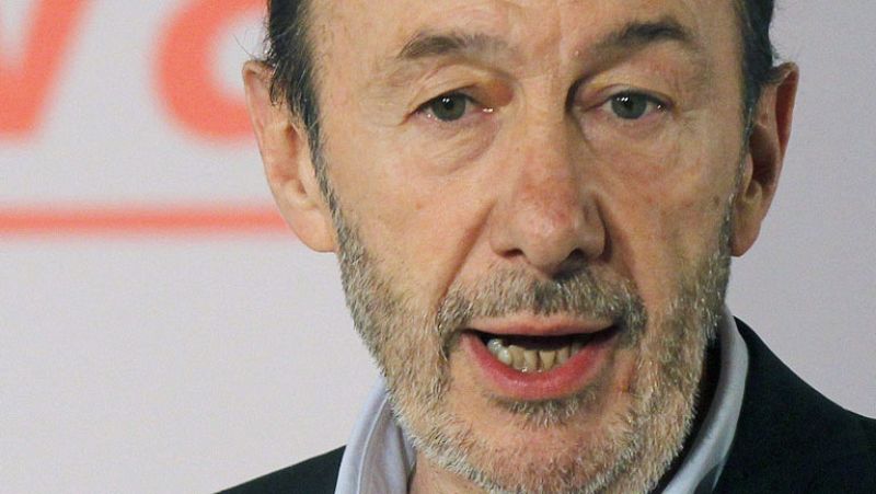 Rubalcaba sobre la 'amnistía fiscal': "El PP cobra al trabajador y quita impuestos al defraudador"