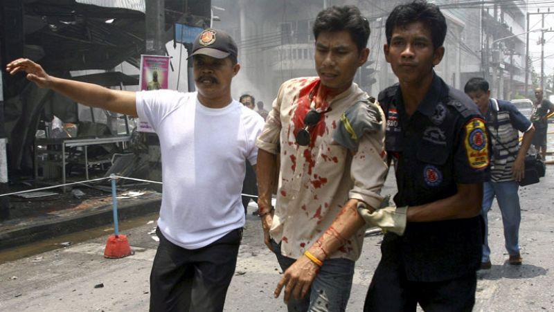 Aumentan a 13 los muertos en un atentado con bombas en el sur de Tailandia