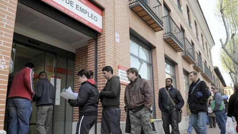 El paro de la eurozona marca un récord del 10,8% en febrero liderado por el 23,6% de España