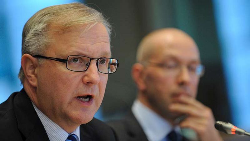 Rehn lanza un mensaje de apoyo a Rajoy: "Está afrontando los retos con determinación"